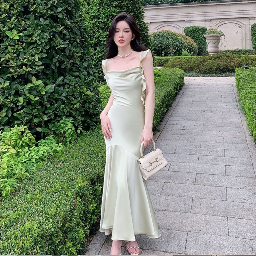 Elegant Soft Green Evening Gown